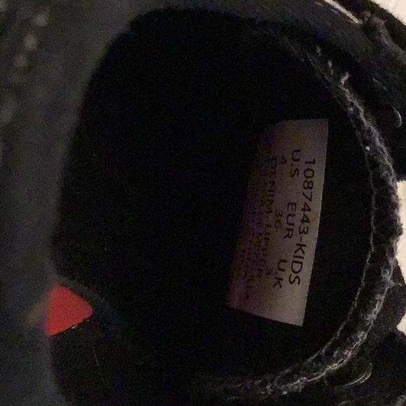 Levi Strauss & Co. kids size 4 lace up tennis shoe - Picture 7 of 7